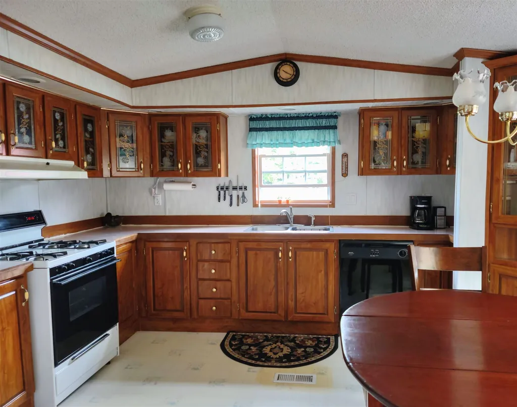 8 Beach Rose Lane North Hampton NH 03862