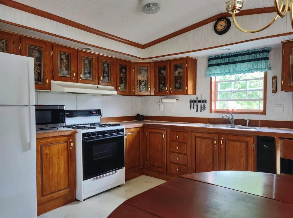 8 Beach Rose Lane North Hampton NH 03862