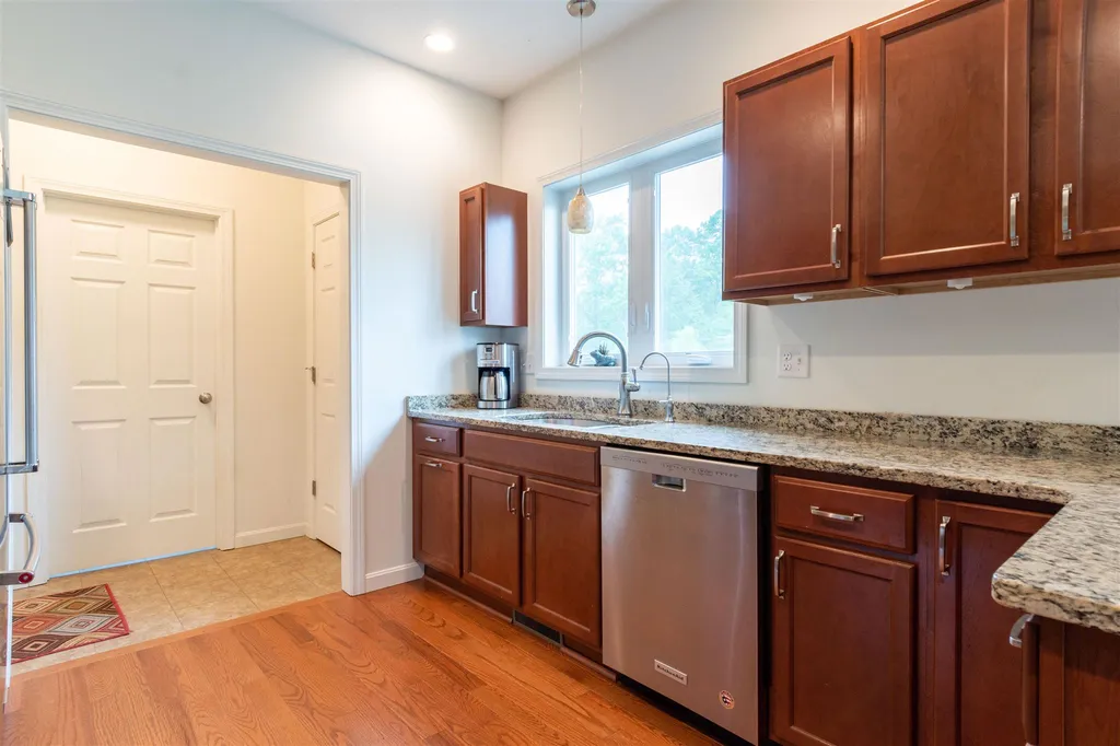 105 Falcon Ridge Road Milford NH 03055