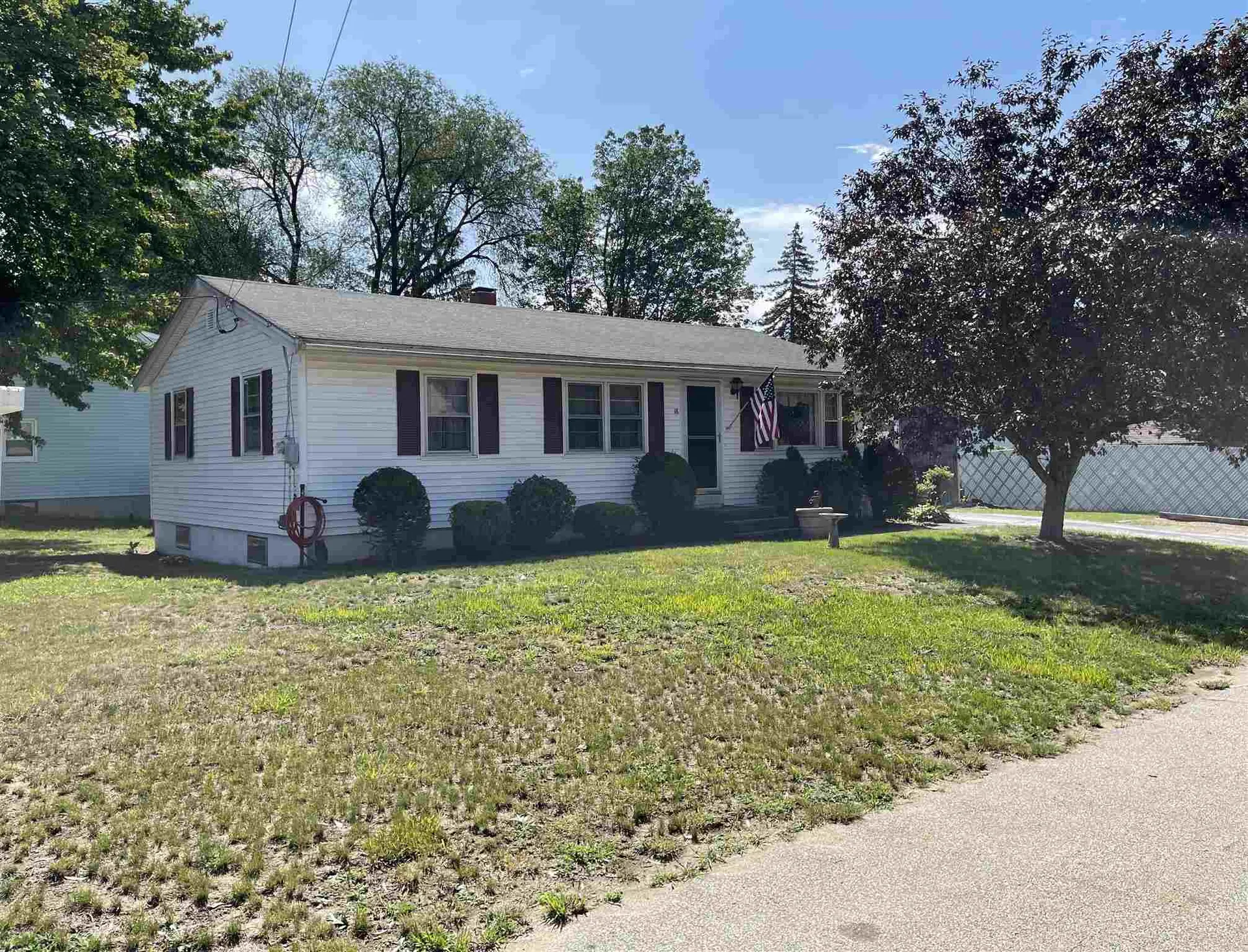 18 Dudley Street Nashua NH 03060