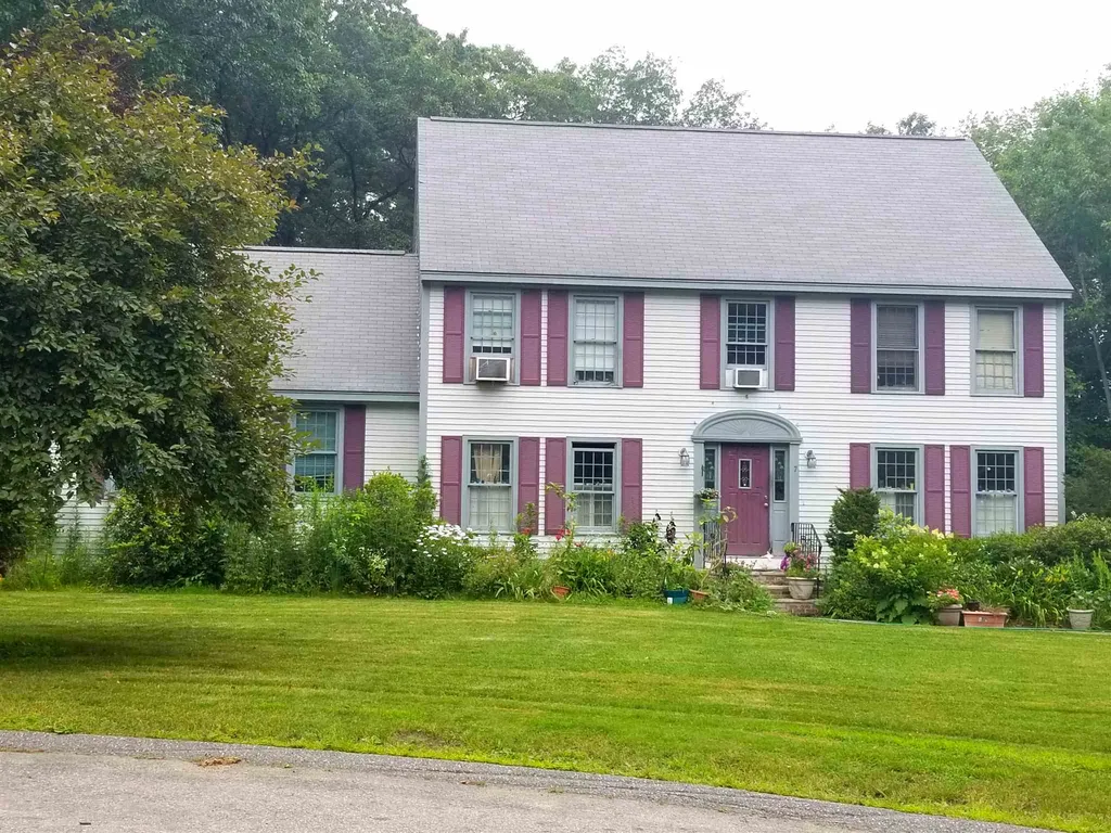 7 Silverthorne Drive Salem NH 03079
