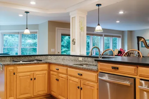 16 River Bend Circle Exeter NH 03833