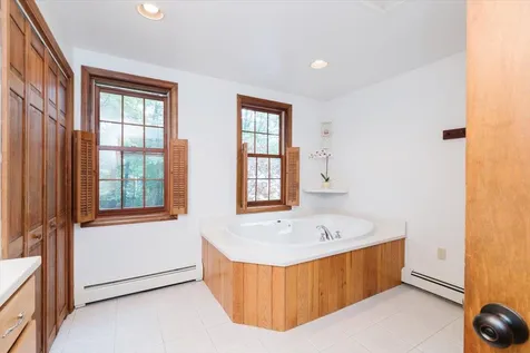 16 River Bend Circle Exeter NH 03833