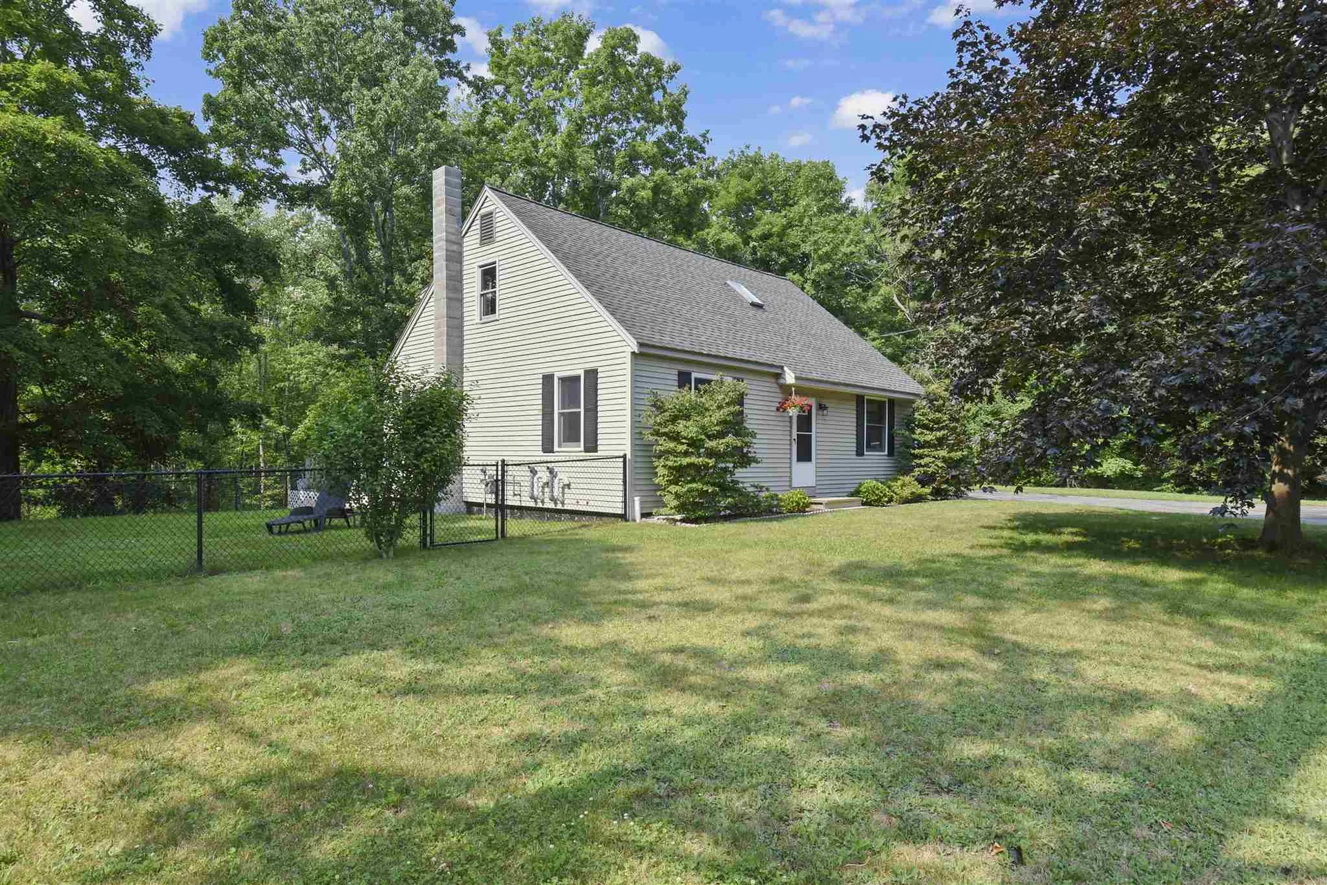 1 Weare Road Hampton Falls NH 03844