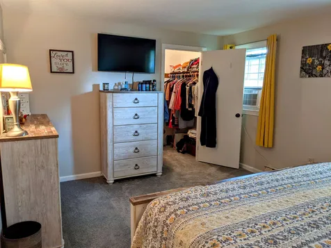 5 Fieldstone Drive Londonderry NH 03053