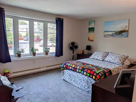 5 Fieldstone Drive Londonderry NH 03053