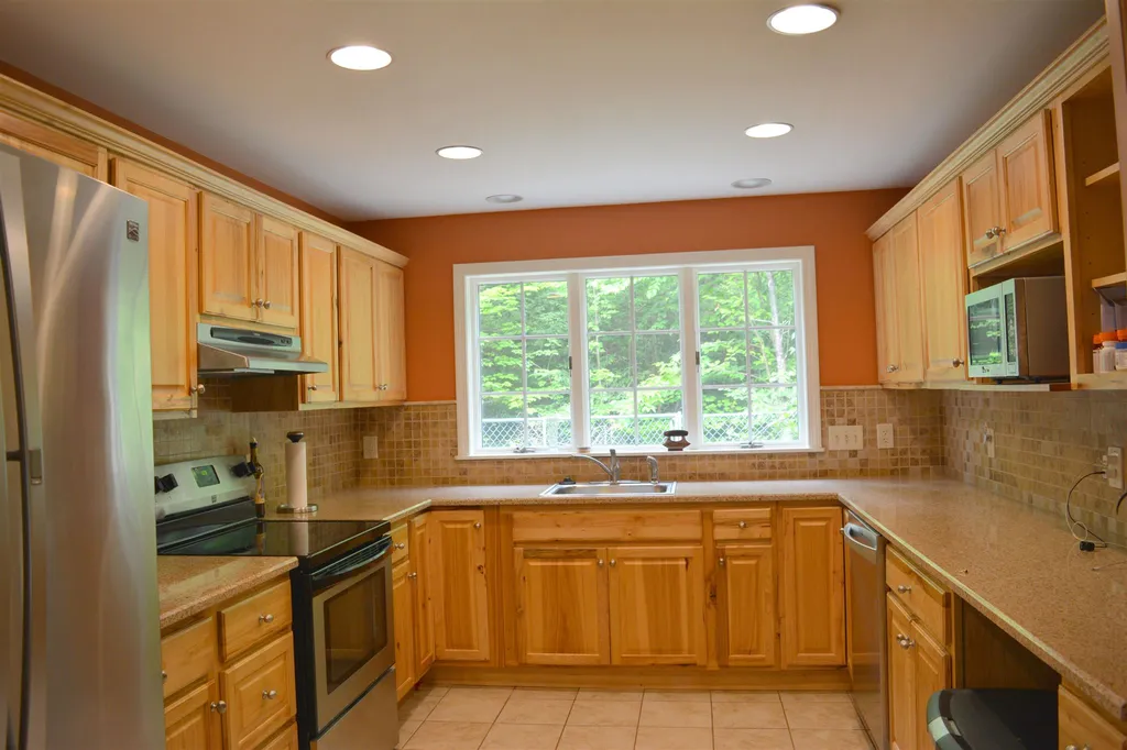 6 Longwood Drive Grantham NH 03753