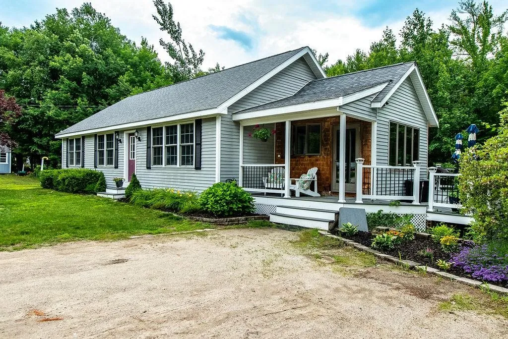 32 Swan Lake Trail Alton NH 03809