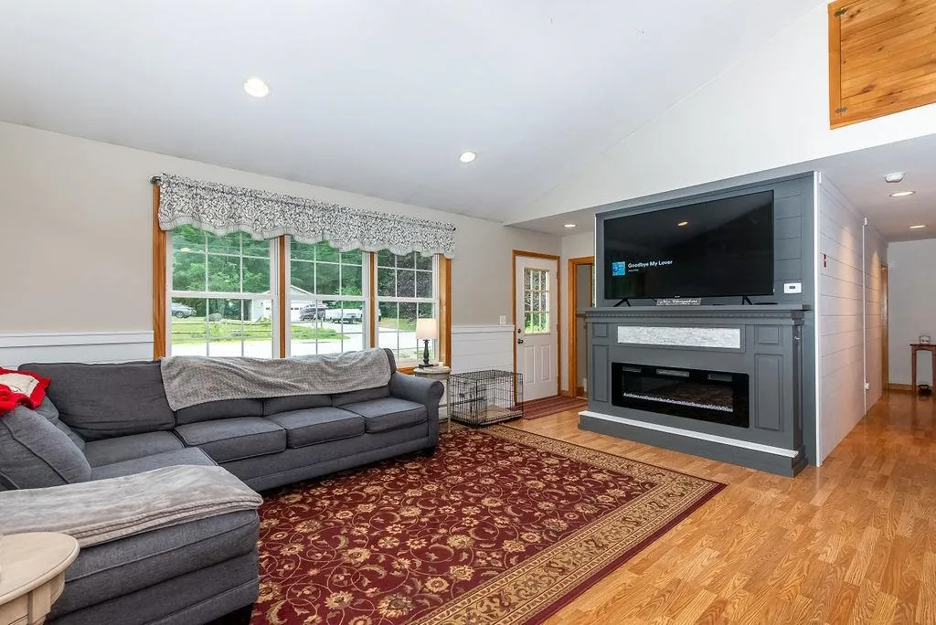 32 Swan Lake Trail Alton NH 03809