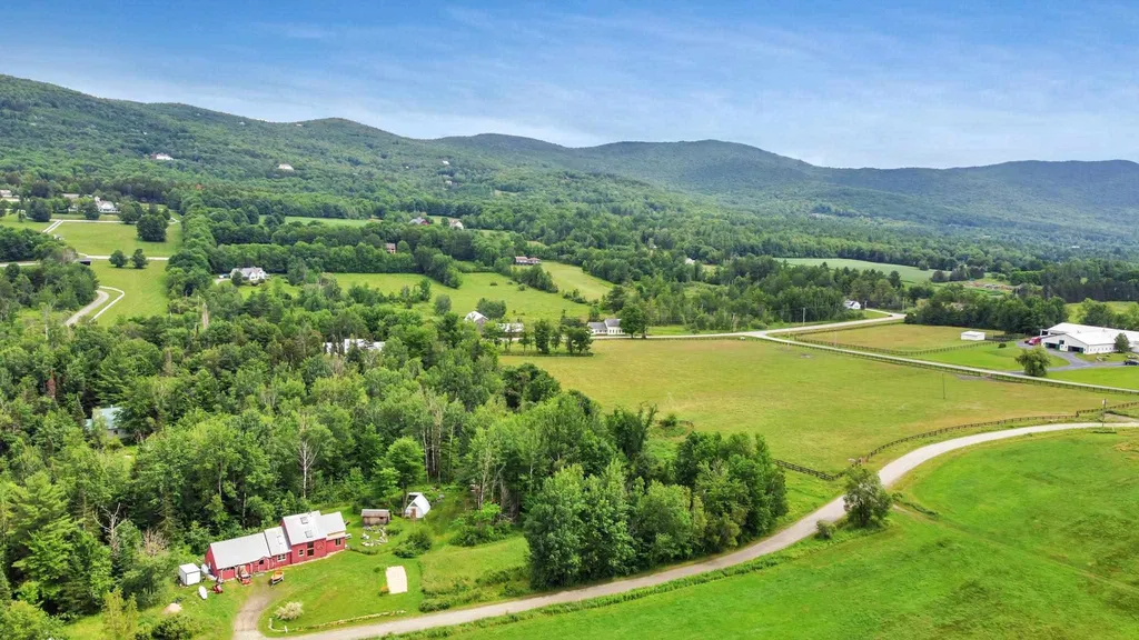 352 Applewood Road Warren VT 05674