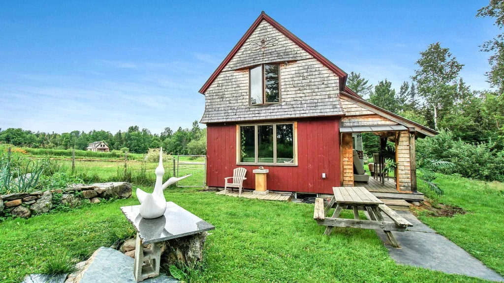 352 Applewood Road Warren VT 05674