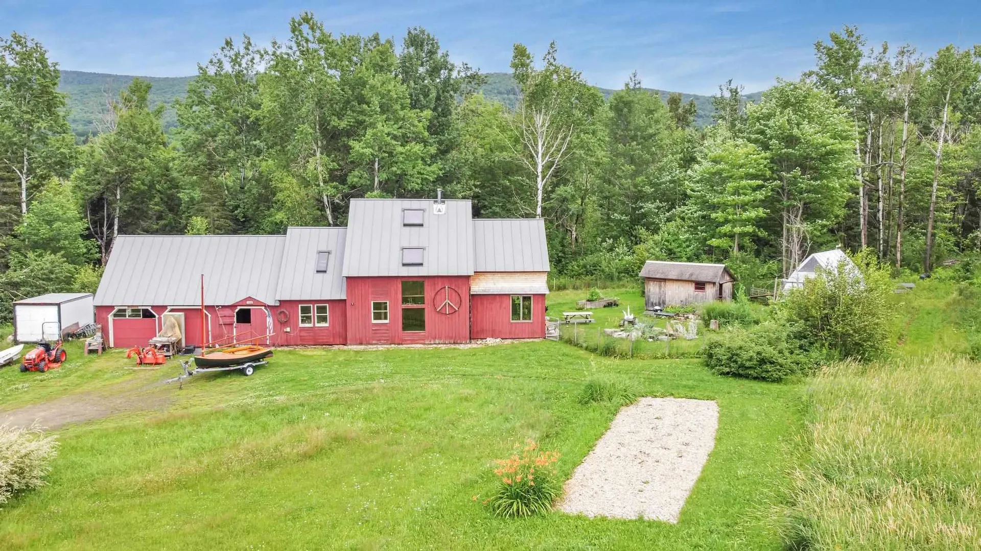 352 Applewood Road Warren VT 05674