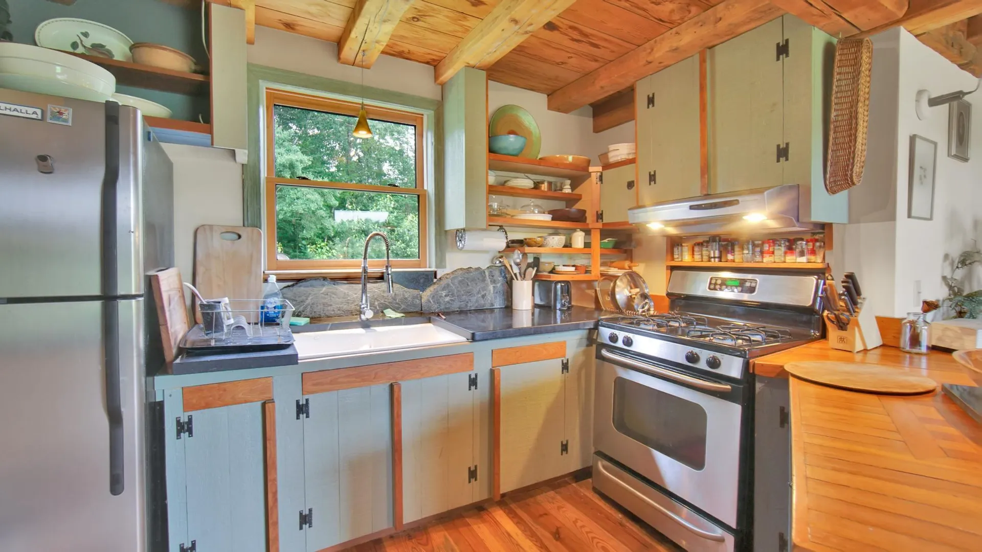 352 Applewood Road Warren VT 05674
