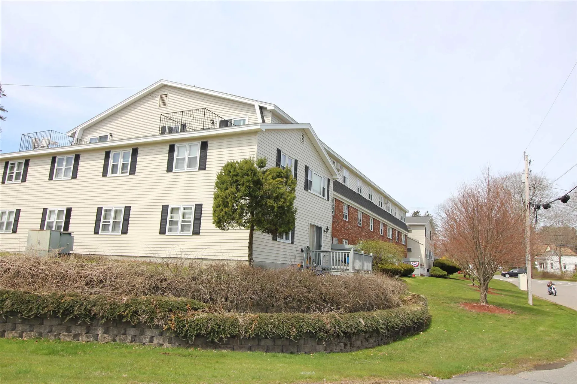 73 East Broadway Street Derry NH 03102
