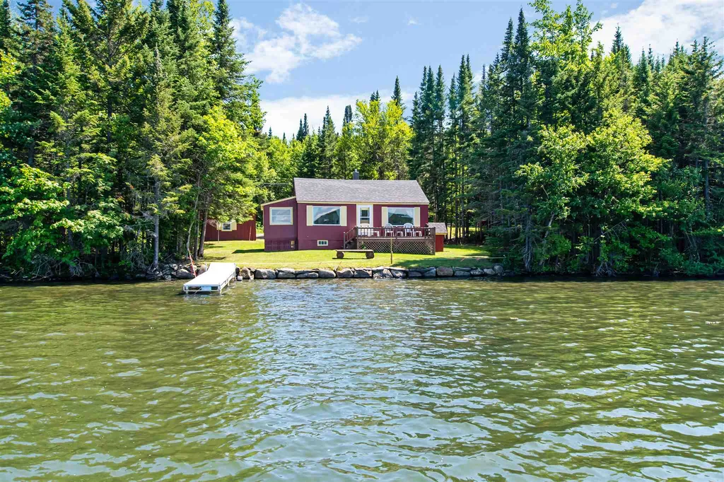 11 Hawes Road Pittsburg NH 03592
