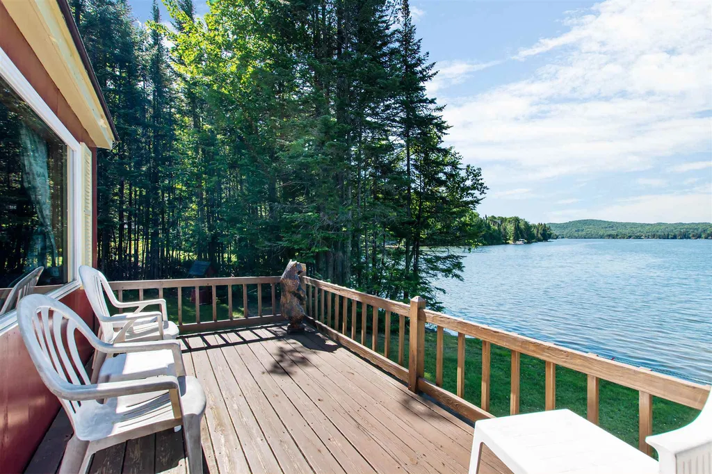 11 Hawes Road Pittsburg NH 03592