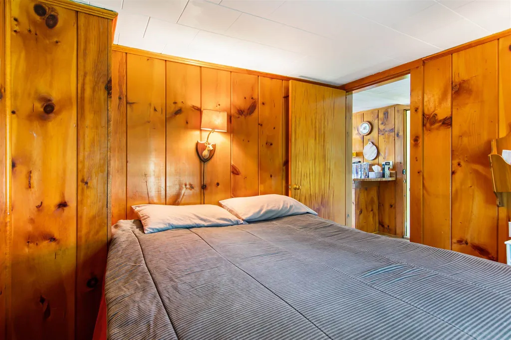 11 Hawes Road Pittsburg NH 03592