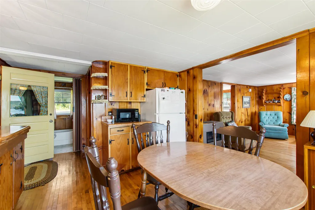 11 Hawes Road Pittsburg NH 03592
