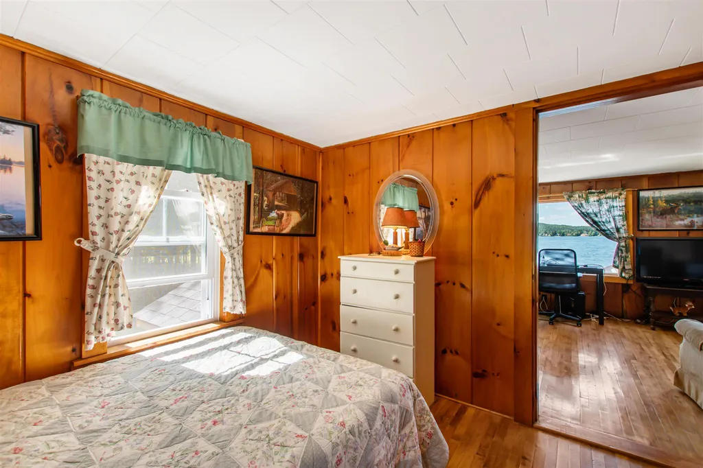 11 Hawes Road Pittsburg NH 03592