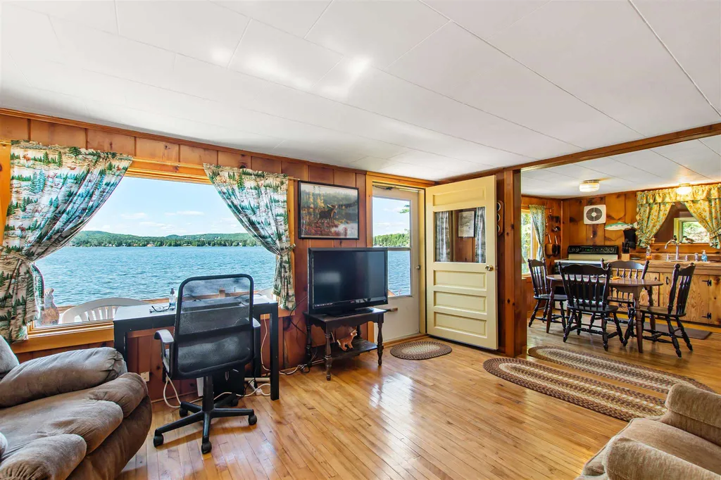 11 Hawes Road Pittsburg NH 03592