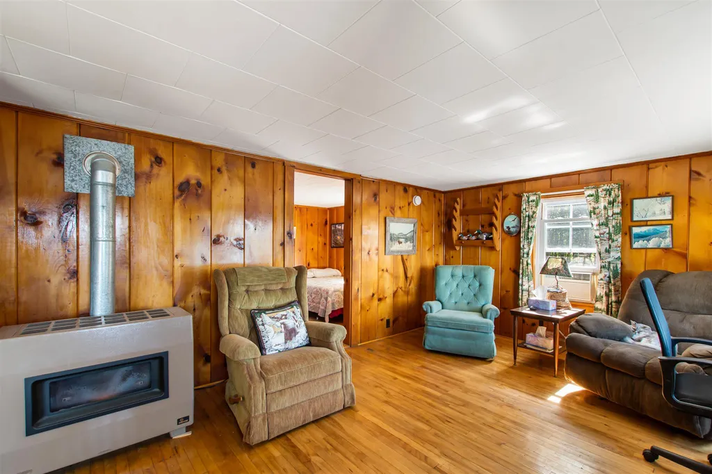 11 Hawes Road Pittsburg NH 03592