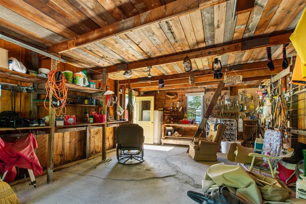 11 Hawes Road Pittsburg NH 03592