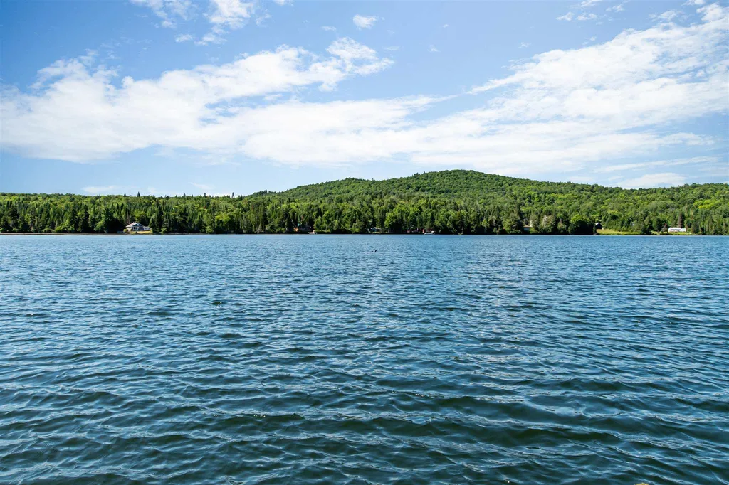 11 Hawes Road Pittsburg NH 03592