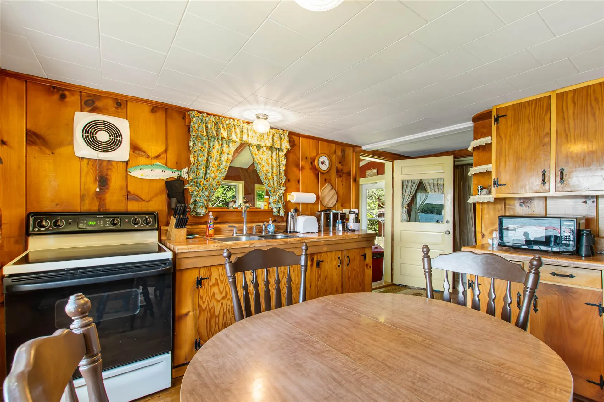 11 Hawes Road Pittsburg NH 03592