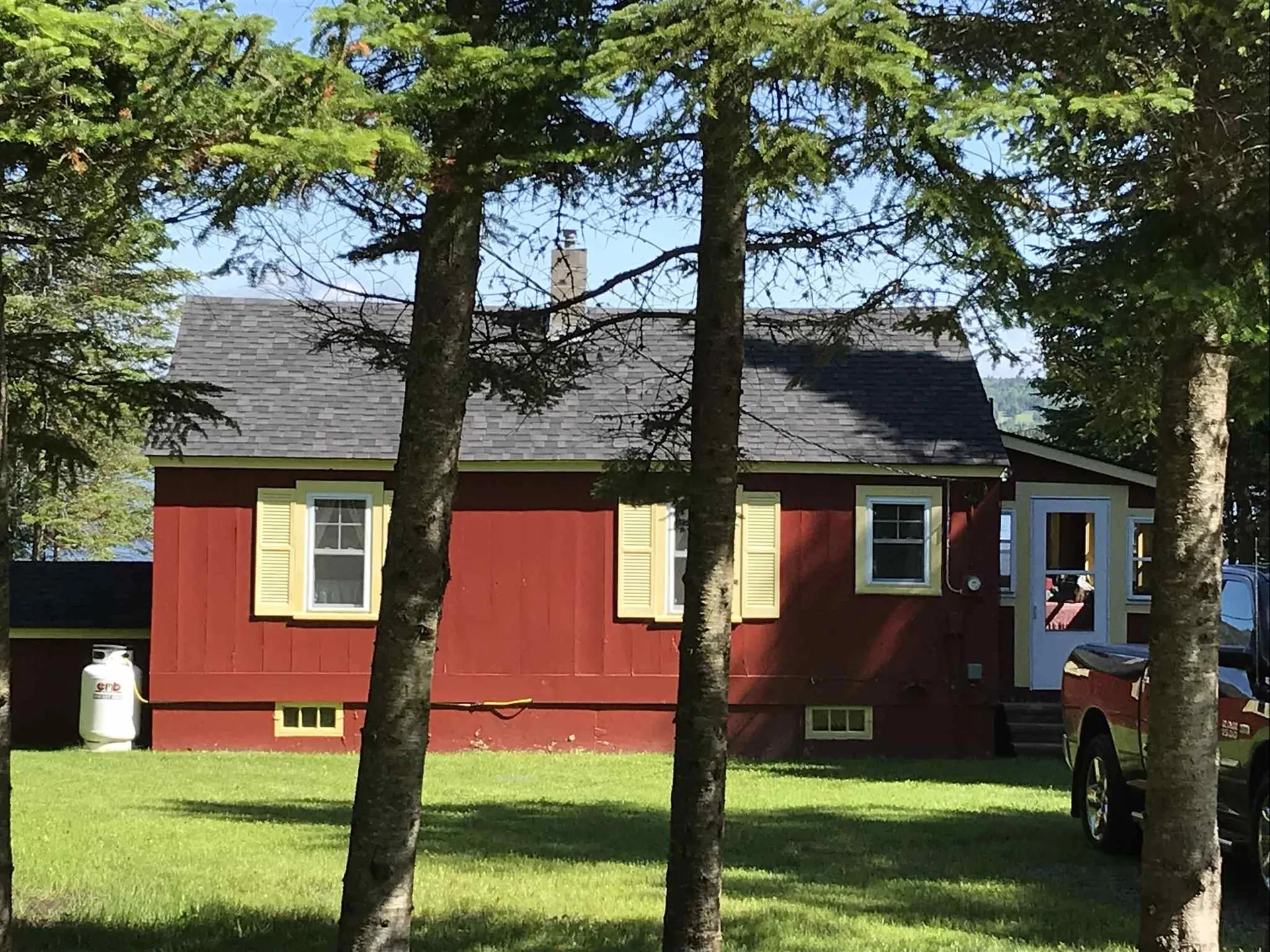 11 Hawes Road Pittsburg NH 03592