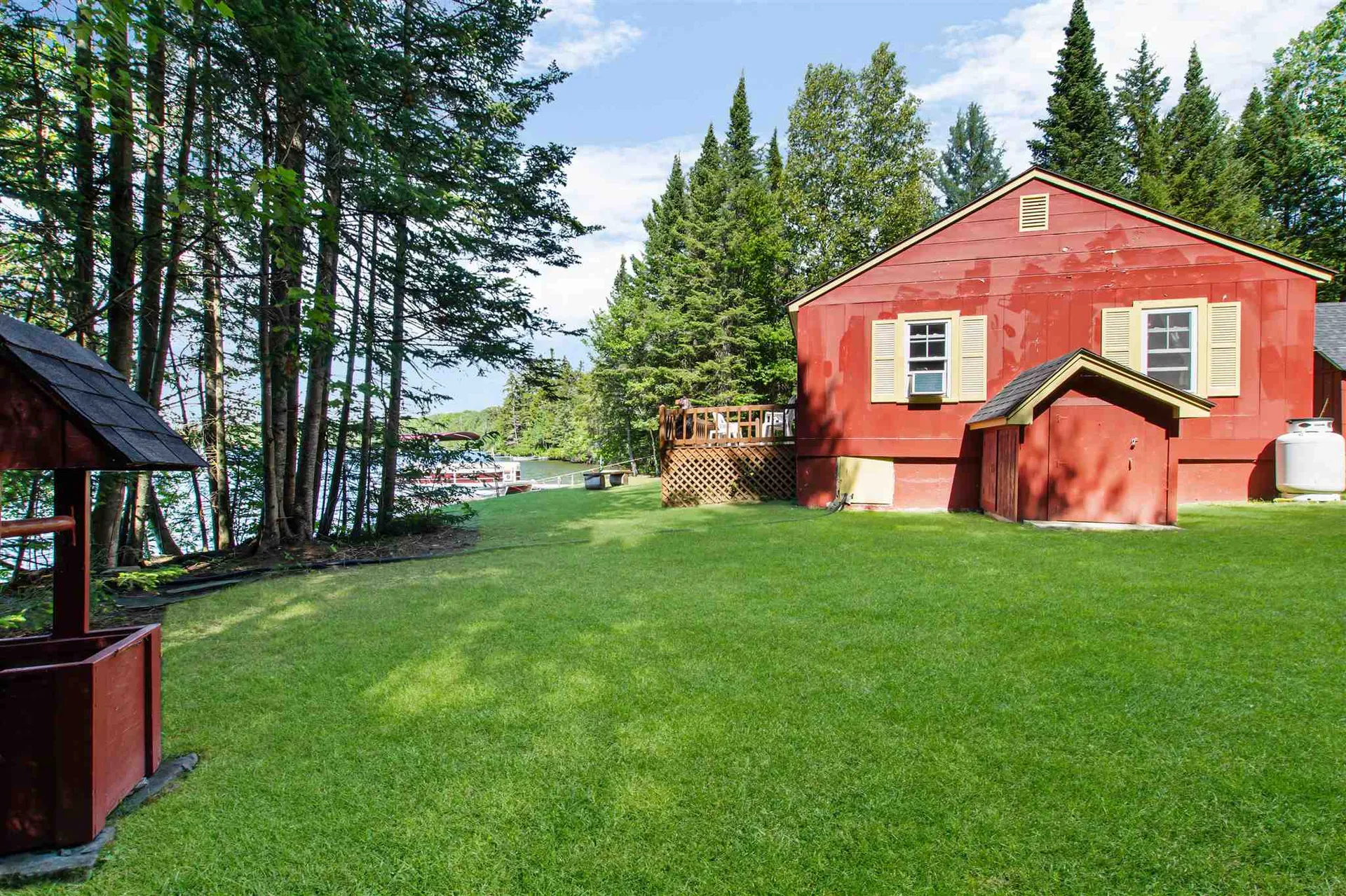 11 Hawes Road Pittsburg NH 03592