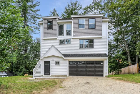 19 Penn Avenue Deerfield NH 03037