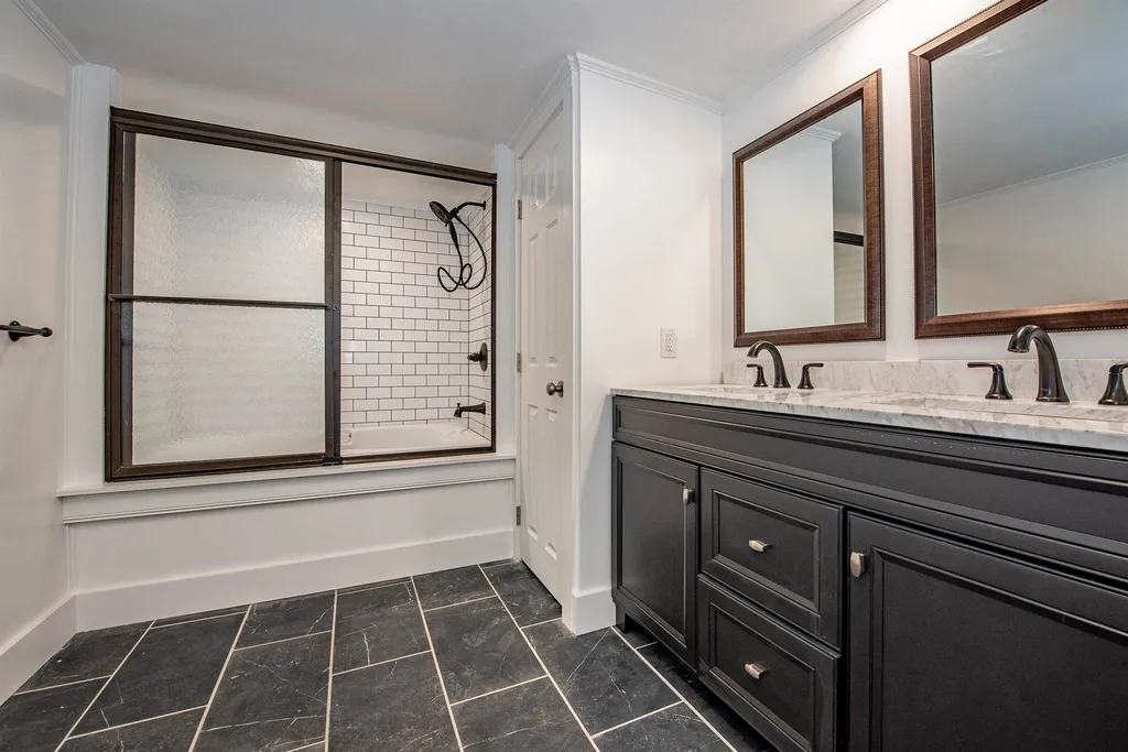 27 Mountain View Drive Tilton NH 03276