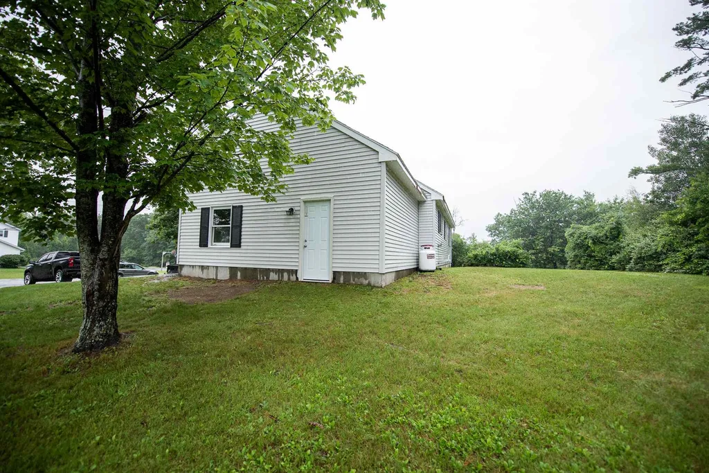 27 Mountain View Drive Tilton NH 03276