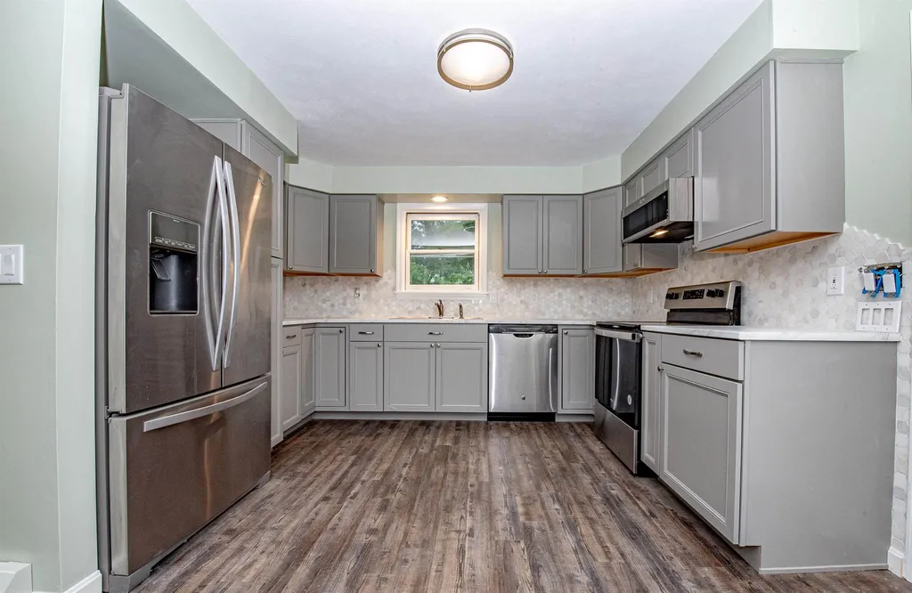 27 Mountain View Drive Tilton NH 03276