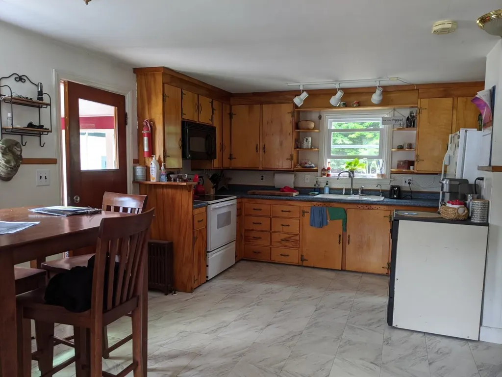 75 Bellamy Road Dover NH 03820