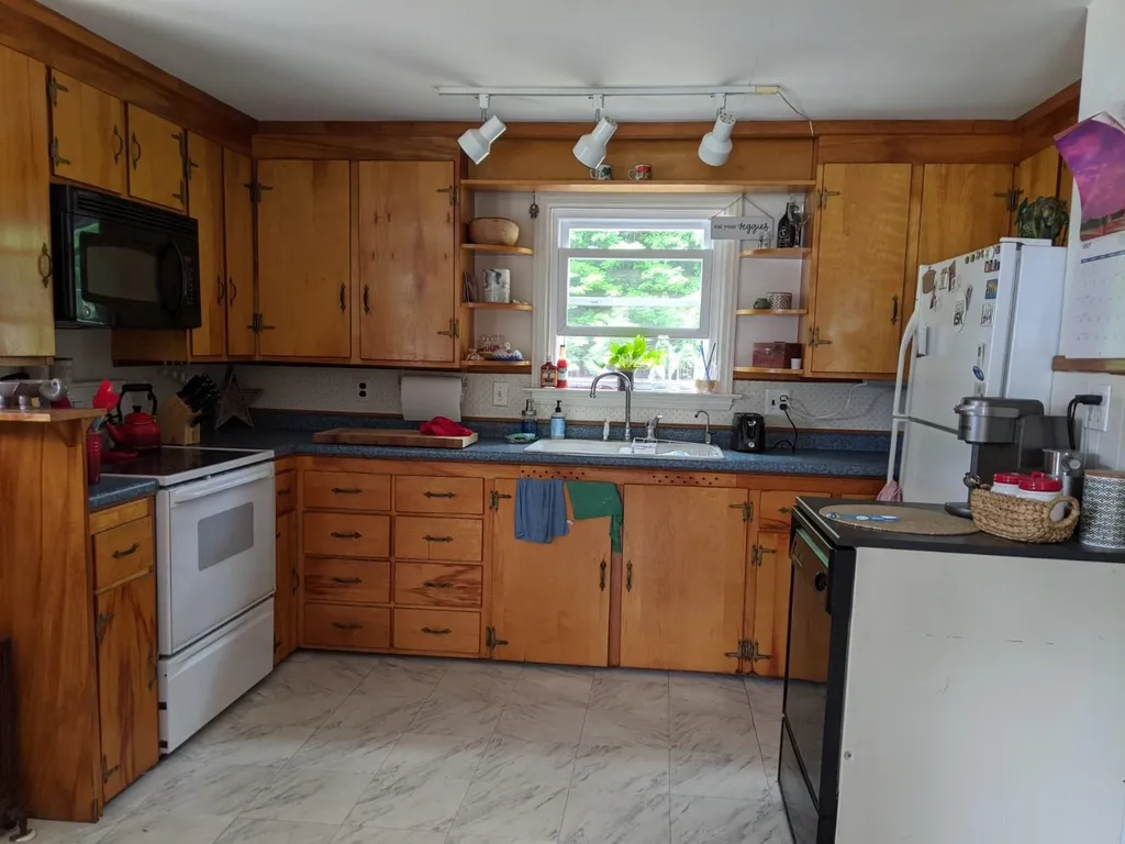 75 Bellamy Road Dover NH 03820