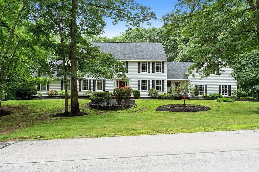 48 Blossom Road Windham NH 03087