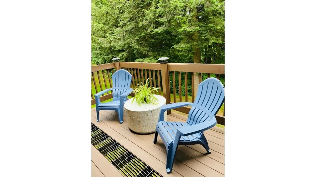 253 Old Quechee Road Hartford VT 05001