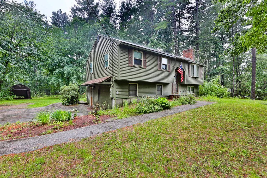 11 Patricia Drive Hudson NH 03051