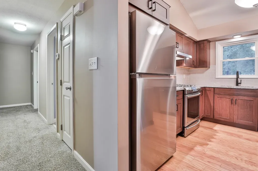 11 Patricia Drive Hudson NH 03051