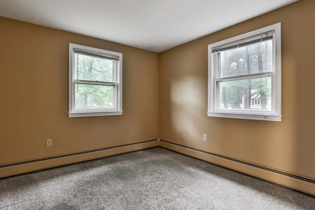 11 Patricia Drive Hudson NH 03051
