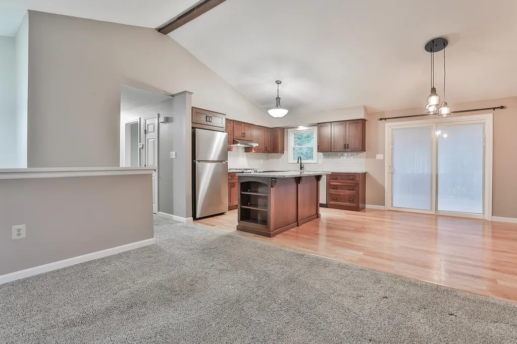 11 Patricia Drive Hudson NH 03051