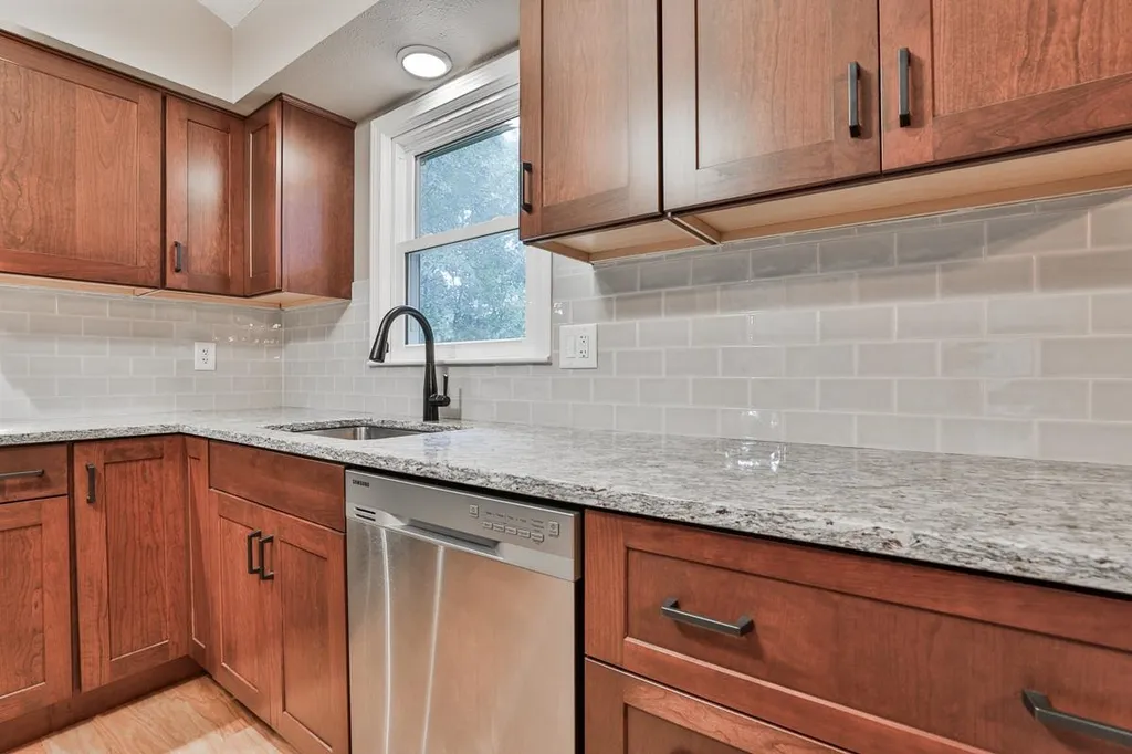 11 Patricia Drive Hudson NH 03051