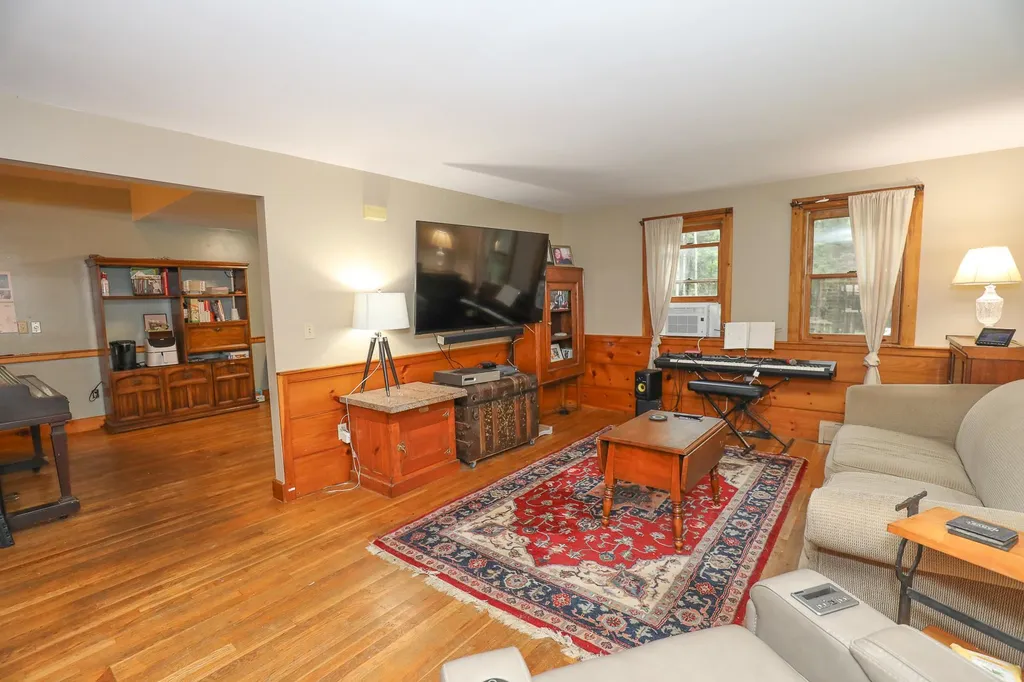 37 Peaslee Hill Road Weare NH 03281