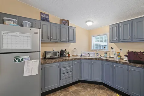 26 Garnet Lane Merrimack NH 03054