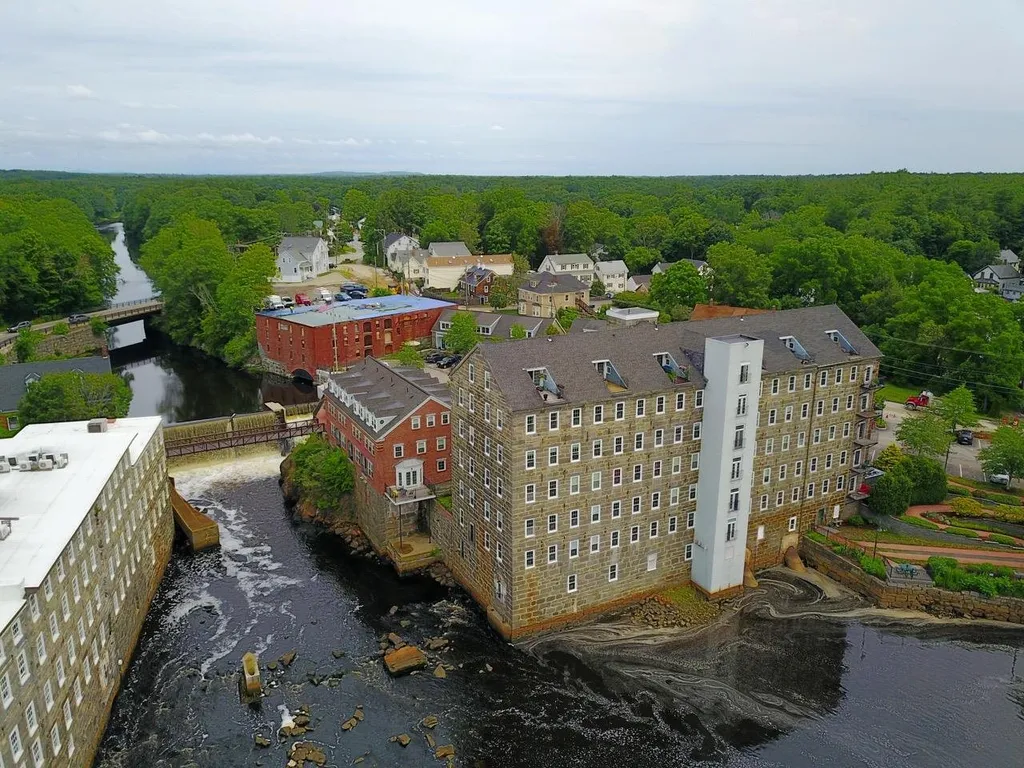 6 Bay Road Newmarket NH 03857
