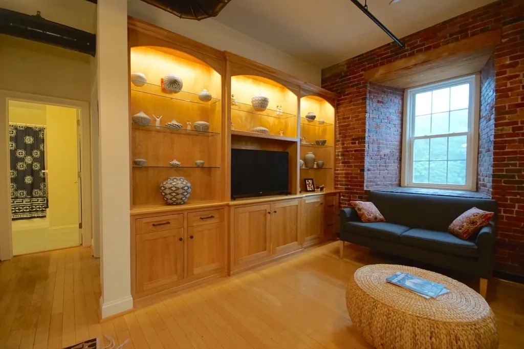 6 Bay Road Newmarket NH 03857