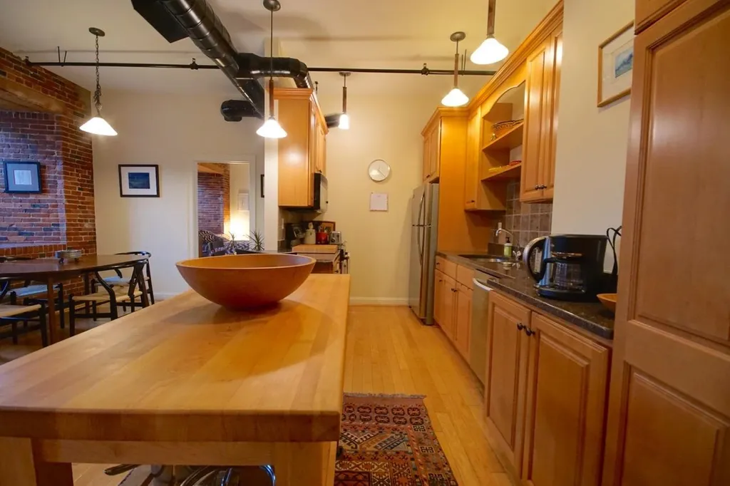 6 Bay Road Newmarket NH 03857