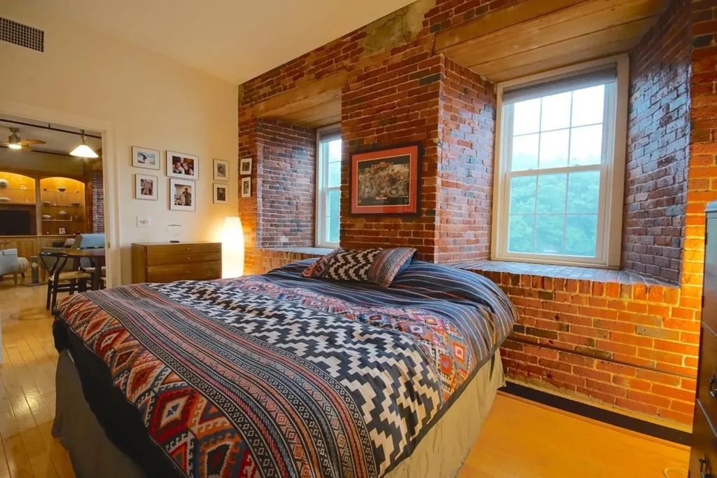 6 Bay Road Newmarket NH 03857