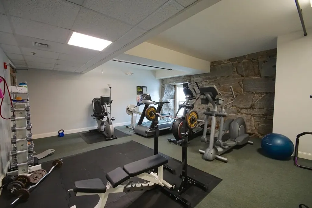 6 Bay Road Newmarket NH 03857
